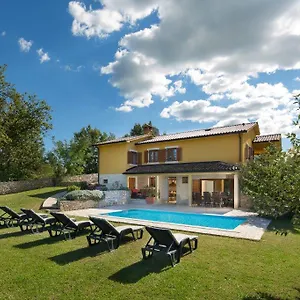  Villa Charlie